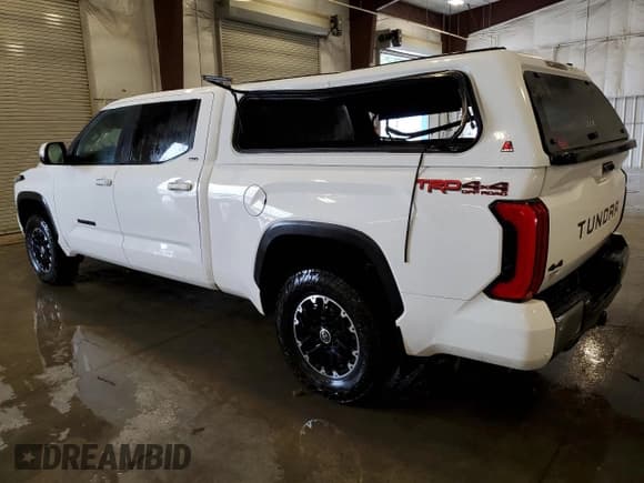 ✅ 2022 Toyota Tundra SR5 • VIN: 5TFLA5EC0NX009497 • Лот: 64442775. Опубликован ранее на Copart с пробегом 86 552 миль. Бесплатный доступ к архиву аукционных продаж из США и подробный отчёт об истории автомобиля на DreamBid. Изображение 2.