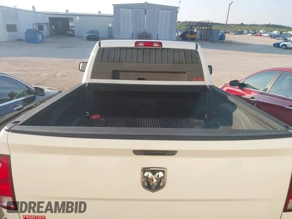 2013 Ram 1500 Express z VIN 3C6JR6AT4DG509071, wystawiony jako IAAI lot #43174479 z przebiegiem 148 276 mil mil oraz . Historia ofert i sprzedaży dostępna na DreamBid. Obrazek 8.