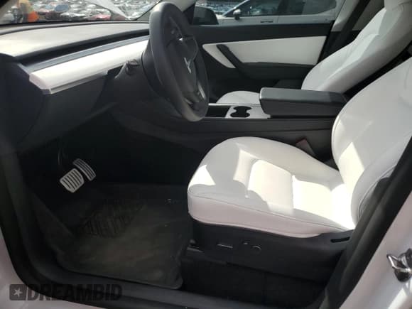 ✅ 2022 Tesla Model Y Performance • VIN: 7SAYGDEF0NF388524 • Lot: 80245715. Listed on Copart with 29,535 mi. Free auction sales archive from the USA and detailed vehicle history report at DreamBid. Image 7.