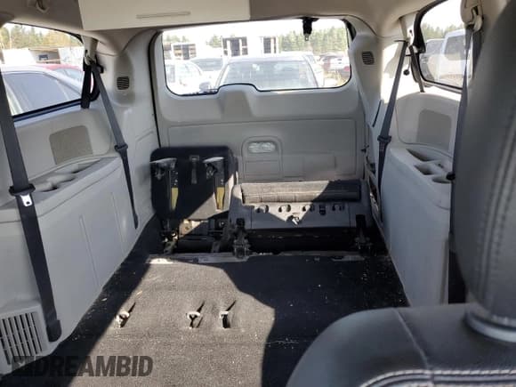 ✅ 2016 Dodge Grand Caravan Crew • VIN: 2C4RDGDG6GR345111 • Lot: 84934655. Wystawiony na Copart z przebiegiem 101 912 mil. Bezpłatny archiwum sprzedaży aukcyjnych z USA i szczegółowy raport historii pojazdu na DreamBid. Zdjęcie 10.