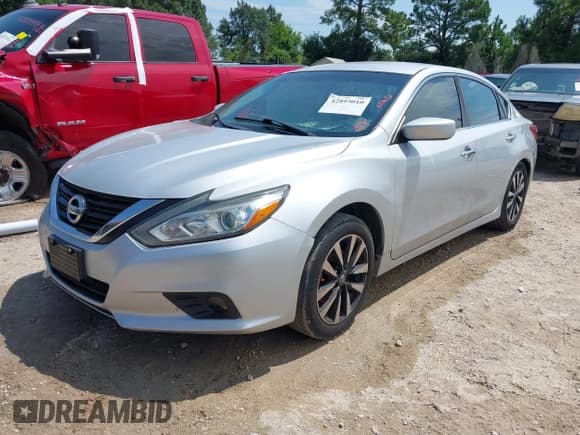 ✅ 2018 Nissan Altima SL • VIN: 1N4AL3AP7JC121025 • Лот: 42893010. Опубликован ранее на IAAI с пробегом 104 051 миль. Бесплатный доступ к архиву аукционных продаж из США и подробный отчёт об истории автомобиля на DreamBid. Изображение 2.