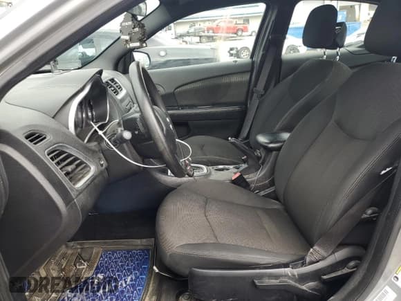 ✅ 2014 Dodge Avenger • VIN: 1C3CDZAB8EN218630 • Lot: 83840364. Wystawiony na Copart z przebiegiem 113 622 mil. Bezpłatny archiwum sprzedaży aukcyjnych z USA i szczegółowy raport historii pojazdu na DreamBid. Zdjęcie 7.