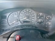 ✅ 2002 Chevrolet Silverado 1500 • VIN: 1GCEC19V72Z300652 • Lot: 92097815. Wystawiony na Copart z przebiegiem Nie podano. Bezpłatny archiwum sprzedaży aukcyjnych z USA i szczegółowy raport historii pojazdu na DreamBid. Zdjęcie 9.