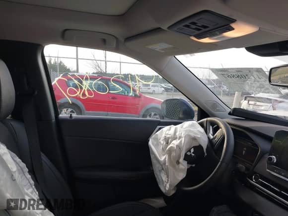 2023 Mitsubishi Outlander SE with VIN JA4T5UA9XPZ013504, listed as a IAAI auction lot 41208867 with 14,285 mi miles and . Bid and sale history available at DreamBid. Image 5.