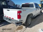 ✅ 2024 Chevrolet Silverado 2500HD Work Truck • VIN: 1GC2YLE76RF414337 • Lot: 41369545. Wystawiony na IAAI z przebiegiem 9 707 mil. Bezpłatny archiwum sprzedaży aukcyjnych z USA i szczegółowy raport historii pojazdu na DreamBid. Zdjęcie 4.