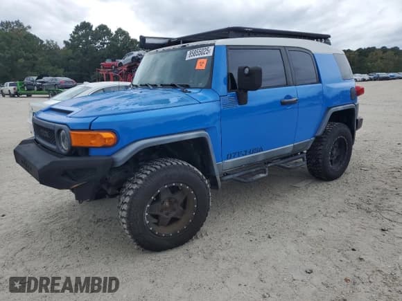 ✅ 2007 Toyota FJ Cruiser • VIN: JTEBU11F170036159 • Lot: 85855025. Listed on Copart with 226,542 mi. Free auction sales archive from the USA and detailed vehicle history report at DreamBid. Image 1.
