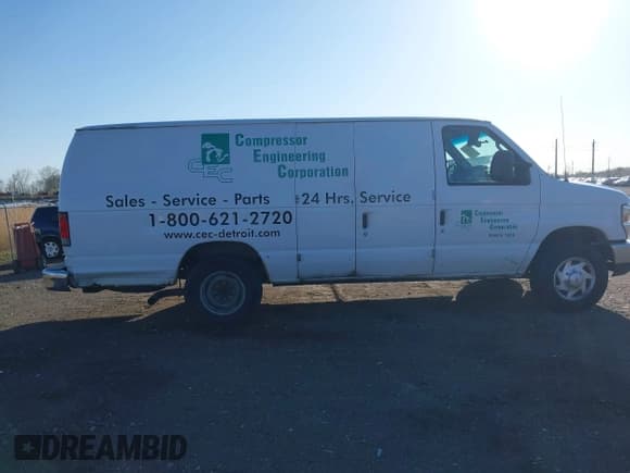 ✅ 2013 Ford Econoline Cargo Commercial • VIN: 1FTNS2EL8DDA90141 • Лот: 42136803. Опубликован ранее на IAAI с пробегом 206 573 миль. Бесплатный доступ к архиву аукционных продаж из США и подробный отчёт об истории автомобиля на DreamBid. Изображение 13.