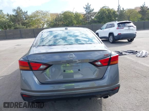 ✅ 2024 Nissan Altima SR • VIN: 1N4BL4CVXRN421468 • Lot: 43692245. Listed on IAAI with 26,285 mi. Free auction sales archive from the USA and detailed vehicle history report at DreamBid. Image 16.