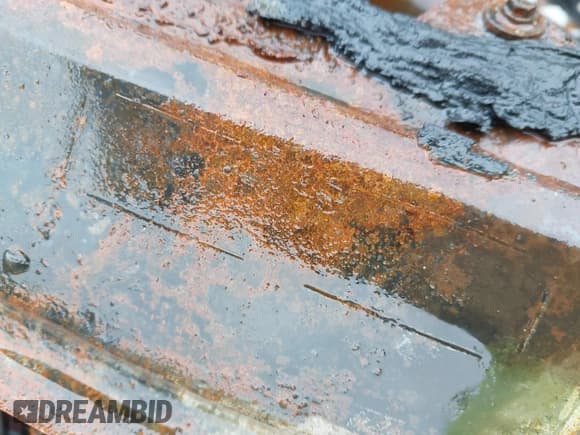 ✅ 2019 Chevrolet Silverado 1500 LT • VIN: 1GCPWCED0KZ116422 • Lot: 42883220. Wystawiony na IAAI z przebiegiem Nie podano. Bezpłatny archiwum sprzedaży aukcyjnych z USA i szczegółowy raport historii pojazdu na DreamBid. Zdjęcie 9.