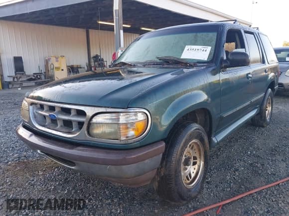 ✅ 1995 Ford Explorer Eddie Bauer • VIN: 1FMDU32X3SUA82850 • Lot: 43519744. Listed on IAAI with 266,716 mi. Free auction sales archive from the USA and detailed vehicle history report at DreamBid. Image 2.
