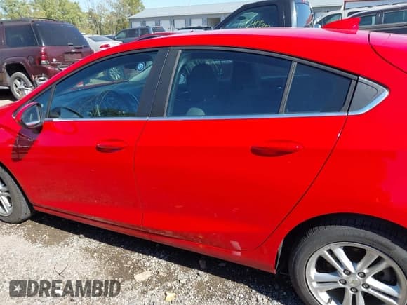 ✅ 2017 Chevrolet Cruze LT • VIN: 3G1BE6SM2HS613070 • Lot: 43411113. Listed on IAAI with 113,766 mi. Free auction sales archive from the USA and detailed vehicle history report at DreamBid. Image 14.