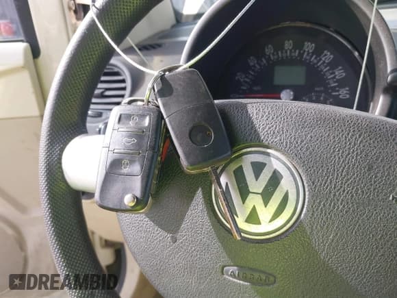 ✅ 2005 Volkswagen Beetle GLS • VIN: 3VWCD31Y95M307126 • Lot: 43641456. Listed on IAAI with 165,632 mi. Free auction sales archive from the USA and detailed vehicle history report at DreamBid. Image 11.