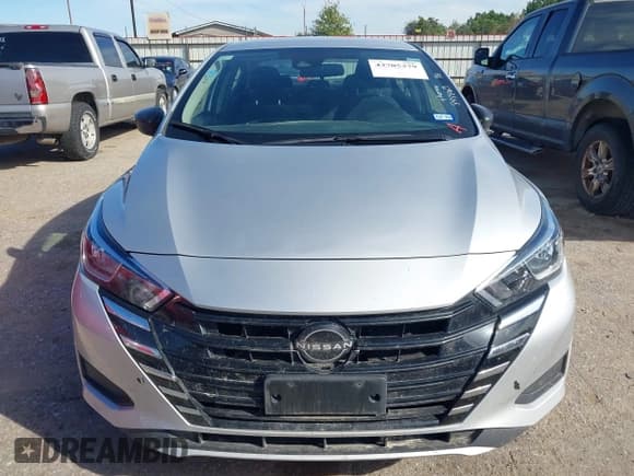 ✅ 2024 Nissan Versa S • VIN: 3N1CN8DV5RL848865 • Lot: 43705379. Wystawiony na IAAI z przebiegiem 53 550 mil. Bezpłatny archiwum sprzedaży aukcyjnych z USA i szczegółowy raport historii pojazdu na DreamBid. Zdjęcie 12.