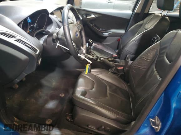 ✅ 2015 Ford Focus Titanium • VIN: 1FADP3N28FL367153 • Лот: 92939535. Опубликован ранее на Copart с пробегом 54 764 миль. Бесплатный доступ к архиву аукционных продаж из США и подробный отчёт об истории автомобиля на DreamBid. Изображение 7.