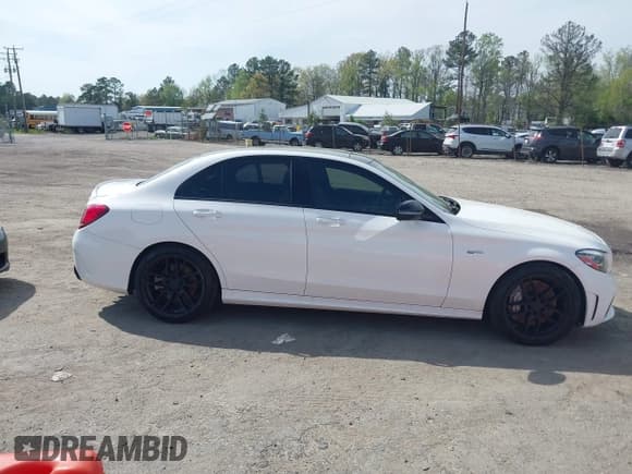 ✅ 2019 Mercedes-Benz C 43 AMG • VIN: 55SWF6EB6KU304488 • Lot: 42007033. Wystawiony na IAAI z przebiegiem 55 496 mil. Bezpłatny archiwum sprzedaży aukcyjnych z USA i szczegółowy raport historii pojazdu na DreamBid. Zdjęcie 13.