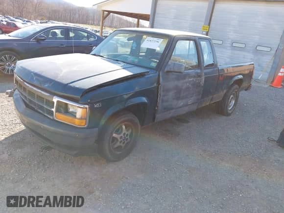 1994 Dodge Dakota z VIN 1B7GL23X6RW142082, wystawiony jako IAAI lot #41837256 z przebiegiem 179 165 mil mil oraz . Historia ofert i sprzedaży dostępna na DreamBid. Obrazek 18.