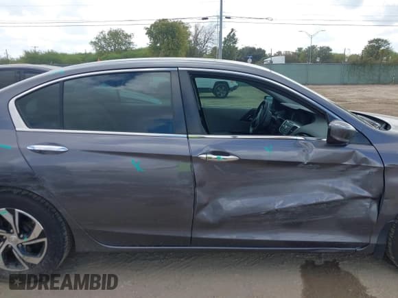 ✅ 2016 Honda Accord LX • VIN: 1HGCR2F3XGA120040 • Lot: 43526838. Listed on IAAI with 123,936 mi. Free auction sales archive from the USA and detailed vehicle history report at DreamBid. Image 13.