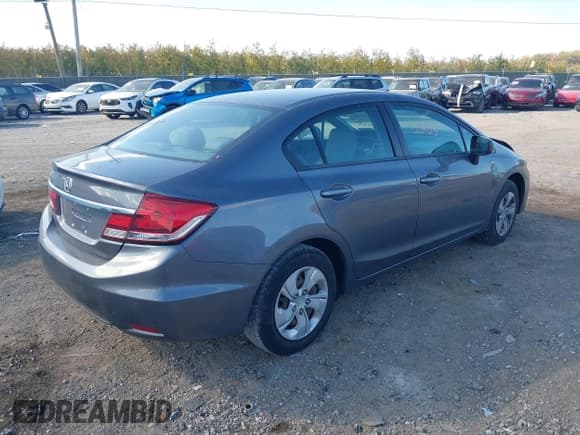 ✅ 2014 Honda Civic LX • VIN: 19XFB2F52EE208589 • Lot: 43560605. Wystawiony na IAAI z przebiegiem 128 055 mil. Bezpłatny archiwum sprzedaży aukcyjnych z USA i szczegółowy raport historii pojazdu na DreamBid. Zdjęcie 4.
