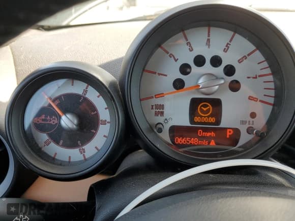 ✅ 2013 MINI Convertible • VIN: WMWZN3C52DT569192 • Lot: 60941885. Listed on Copart with 66,548 mi. Free auction sales archive from the USA and detailed vehicle history report at DreamBid. Image 9.