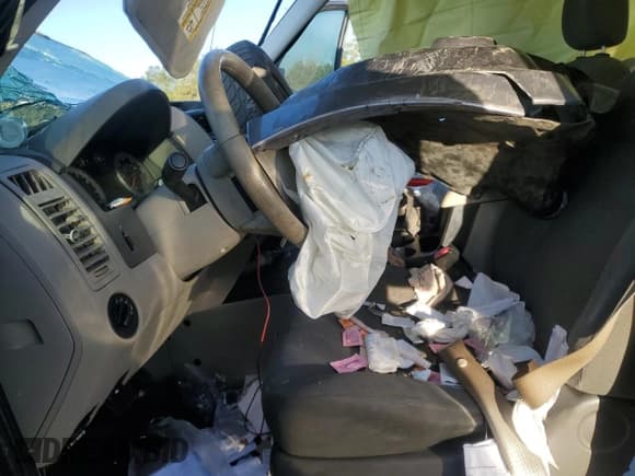 ✅ 2008 Ford Escape XLS • VIN: 1FMCU02Z68KC14936 • Lot: 84967255. Wystawiony na Copart z przebiegiem Nie podano. Bezpłatny archiwum sprzedaży aukcyjnych z USA i szczegółowy raport historii pojazdu na DreamBid. Zdjęcie 7.