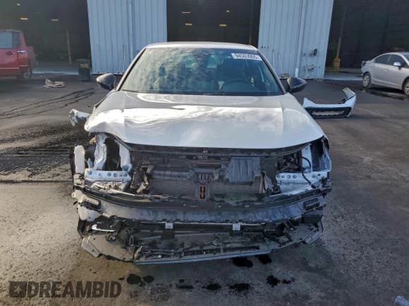 ✅ 2026 Honda Civic Sport • VIN: 2HGFE2F56TH523308 • Lot: 94509905. Wystawiony na Copart z przebiegiem 1 880 mil. Bezpłatny archiwum sprzedaży aukcyjnych z USA i szczegółowy raport historii pojazdu na DreamBid. Zdjęcie 5.