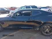 ✅ 2019 Chevrolet Camaro 2SS • VIN: 1G1FH1R76K0133267 • Lot: 43620595. Wystawiony na IAAI z przebiegiem 71 326 mil. Bezpłatny archiwum sprzedaży aukcyjnych z USA i szczegółowy raport historii pojazdu na DreamBid. Zdjęcie 14.