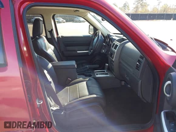 2008 Dodge Nitro R/T с VIN 1D8GT58688W101194, выставлен на аукционе IAAI как лот 41846468 с пробегом 117 255 миль миль и . История ставок и продаж доступна на DreamBid. Изображение 5.