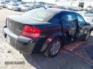 ✅ 2010 Dodge Avenger SXT • VIN: 1B3CC4FB6AN139690 • Lot: 41318686. Wystawiony na IAAI z przebiegiem 94 119 mil. Bezpłatny archiwum sprzedaży aukcyjnych z USA i szczegółowy raport historii pojazdu na DreamBid. Zdjęcie 4.