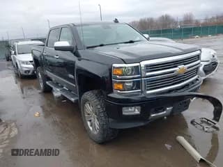 ✅ 2015 Chevrolet Silverado 1500 High Country • VIN: 3GCUKTEJ3FG487021 • Лот: 41888034. Опубликован ранее на IAAI с пробегом 251 406 миль. Бесплатный доступ к архиву аукционных продаж из США и подробный отчёт об истории автомобиля на DreamBid. Изображение 1.