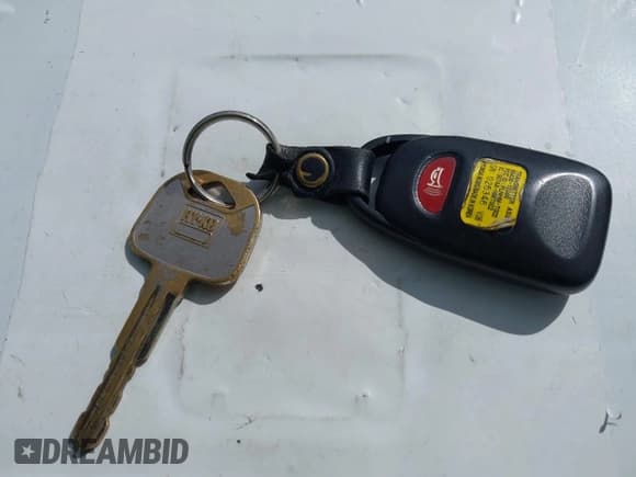 ✅ 2006 Hyundai Accent GLS • VIN: KMHCN46C16U052449 • Лот: 42328022. Опубликован ранее на IAAI с пробегом 131 002 миль. Бесплатный доступ к архиву аукционных продаж из США и подробный отчёт об истории автомобиля на DreamBid. Изображение 11.