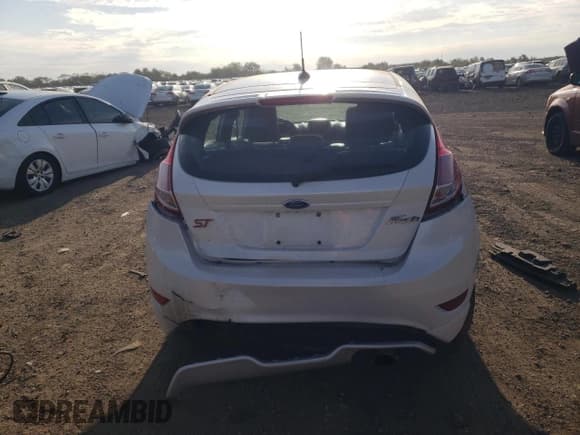 ✅ 2016 Ford Fiesta ST • VIN: 3FADP4GX3GM164606 • Лот: 72034395. Опубликован ранее на Copart с пробегом 122 395 миль. Бесплатный доступ к архиву аукционных продаж из США и подробный отчёт об истории автомобиля на DreamBid. Изображение 6.