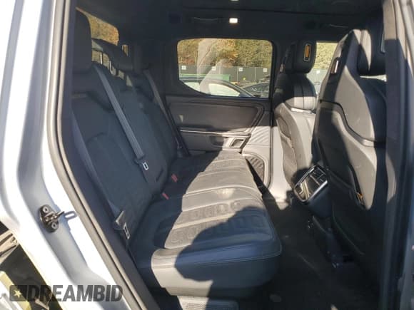 ✅ 2022 Rivian R1T Launch Edition • VIN: 7FCTGAAL6NN002704 • Лот: 77913144. Опубликован ранее на Copart с пробегом 40 665 миль. Бесплатный доступ к архиву аукционных продаж из США и подробный отчёт об истории автомобиля на DreamBid. Изображение 10.