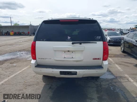 ✅ 2013 GMC Yukon XL SLT • VIN: 1GKS1KE00DR226961 • Лот: 41975349. Опубликован ранее на IAAI с пробегом Не указан. Бесплатный доступ к архиву аукционных продаж из США и подробный отчёт об истории автомобиля на DreamBid. Изображение 16.