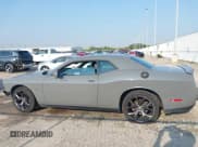 ✅ 2018 Dodge Challenger R/T • VIN: 2C3CDZBT9JH128350 • Lot: 43209044. Wystawiony na IAAI z przebiegiem 60 231 mil. Bezpłatny archiwum sprzedaży aukcyjnych z USA i szczegółowy raport historii pojazdu na DreamBid. Zdjęcie 15.