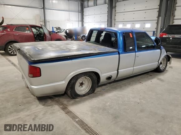 ✅ 1998 Chevrolet S-10 LS • VIN: 1GCCS1947W8192787 • Lot: 85696744. Wystawiony na Copart z przebiegiem Nie podano. Bezpłatny archiwum sprzedaży aukcyjnych z USA i szczegółowy raport historii pojazdu na DreamBid. Zdjęcie 3.