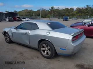 ✅ 2009 Dodge Challenger SE • VIN: 2B3LJ44V19H507734 • Lot: 41034685. Wystawiony na IAAI z przebiegiem 177 607 mil. Bezpłatny archiwum sprzedaży aukcyjnych z USA i szczegółowy raport historii pojazdu na DreamBid. Zdjęcie 3.