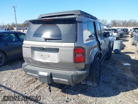 ✅ 2024 Toyota Land Cruiser • VIN: JTEABFAJ3RK001357 • Лот: 41206628. Опубликован ранее на IAAI с пробегом 7 060 миль. Бесплатный доступ к архиву аукционных продаж из США и подробный отчёт об истории автомобиля на DreamBid. Изображение 4.