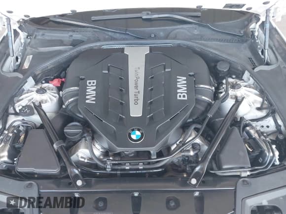 ✅ 2014 BMW 5 Series 550i • VIN: WBAKN9C58ED681074 • Lot: 42283629. Listed on IAAI with 82,976 mi. Free auction sales archive from the USA and detailed vehicle history report at DreamBid. Image 10.