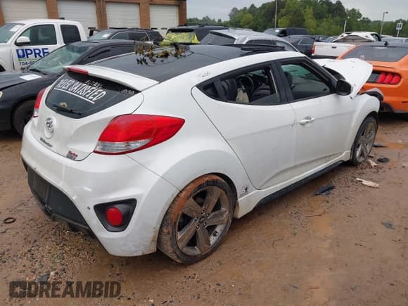 ✅ 2013 Hyundai Veloster Turbo • VIN: KMHTC6AE8DU096682 • Lot: 42974837. Wystawiony na IAAI z przebiegiem 77 365 mil. Bezpłatny archiwum sprzedaży aukcyjnych z USA i szczegółowy raport historii pojazdu na DreamBid. Zdjęcie 4.