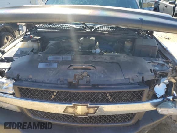 ✅ 2002 Chevrolet Silverado 2500HD LS • VIN: 1GCHK29192E150666 • Лот: 50776695. Опубликован ранее на Copart с пробегом 214 436 миль. Бесплатный доступ к архиву аукционных продаж из США и подробный отчёт об истории автомобиля на DreamBid. Изображение 11.