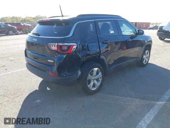 ✅ 2018 Jeep Compass Latitude • VIN: 3C4NJCBB6JT356136 • Lot: 43597676. Wystawiony na IAAI z przebiegiem 109 298 mil. Bezpłatny archiwum sprzedaży aukcyjnych z USA i szczegółowy raport historii pojazdu na DreamBid. Zdjęcie 4.