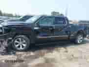 2019 Ram 1500 Limited z VIN 1C6SRFPT0KN896086, wystawiony jako IAAI lot #42366238 z przebiegiem Nie podano mil oraz . Historia ofert i sprzedaży dostępna na DreamBid. Obrazek 6.