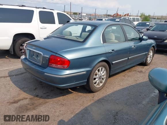 ✅ 2004 Hyundai Sonata GLS • VIN: KMHWF35H74A004616 • Lot: 42744863. Listed on IAAI with 157,166 mi. Free auction sales archive from the USA and detailed vehicle history report at DreamBid. Image 4.