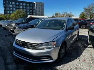 ✅ 2015 Volkswagen Jetta SE • VIN: 3VWD17AJ9FM329779 • Lot: 91705475. Wystawiony na Copart z przebiegiem Nie podano. Bezpłatny archiwum sprzedaży aukcyjnych z USA i szczegółowy raport historii pojazdu na DreamBid. Zdjęcie 2.