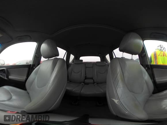 ✅ 2010 Toyota RAV4 Limited • VIN: 2T3YK4DV0AW007277 • Лот: 41518501. Опубликован ранее на IAAI с пробегом 208 927 миль. Бесплатный доступ к архиву аукционных продаж из США и подробный отчёт об истории автомобиля на DreamBid. Изображение 18.