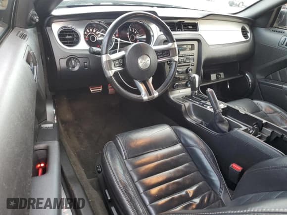 ✅ 2014 Ford Mustang V6 • VIN: 1ZVBP8AM3E5210006 • Lot: 90684095. Listed on Copart with 103,329 mi. Free auction sales archive from the USA and detailed vehicle history report at DreamBid. Image 8.