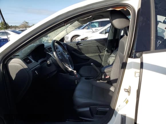 ✅ 2011 Volkswagen Jetta SE • VIN: 3VWDX7AJ1BM334287 • Lot: 62274785. Listed on Copart with 110,547 mi. Free auction sales archive from the USA and detailed vehicle history report at DreamBid. Image 7.