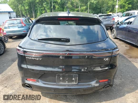 2024 Dodge Hornet R/T z VIN ZACPDFCWXR3A28795, wystawiony jako Copart lot #60538165 z przebiegiem Nie podano mil oraz Czysty tytuł • Clean title. Historia ofert i sprzedaży dostępna na DreamBid. Obrazek 6.