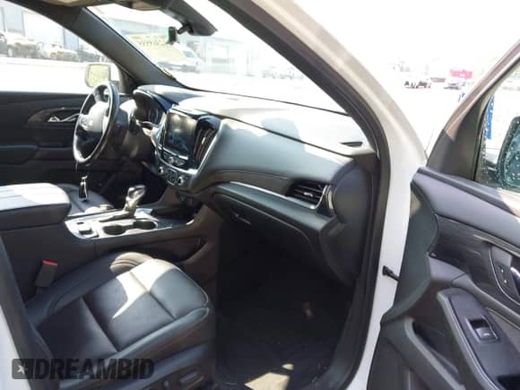 2022 Chevrolet Traverse High Country z VIN 1GNERNKW9NJ159232, wystawiony jako IAAI lot #42368555 z przebiegiem 40 188 mil mil oraz . Historia ofert i sprzedaży dostępna na DreamBid. Obrazek 5.