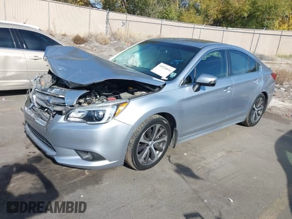 ✅ 2015 Subaru Legacy Limited • VIN: 4S3BNAL67F3014744 • Lot: 43576816. Wystawiony na IAAI z przebiegiem 77 361 mil. Bezpłatny archiwum sprzedaży aukcyjnych z USA i szczegółowy raport historii pojazdu na DreamBid. Zdjęcie 17.